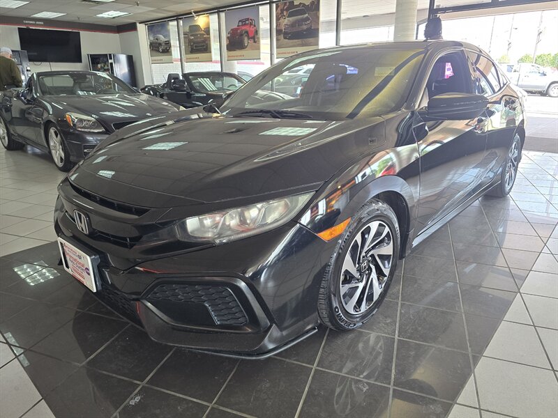 Honda Civic Hatchback 2019 SHHFK7H33KU228704 image